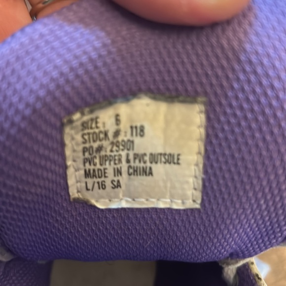 White and Purple Riedell Ice Skates with purple carrying bag - Picture 2 of 6